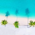 Vue aérienne d'une plage paradisiaque de l'île Maurice